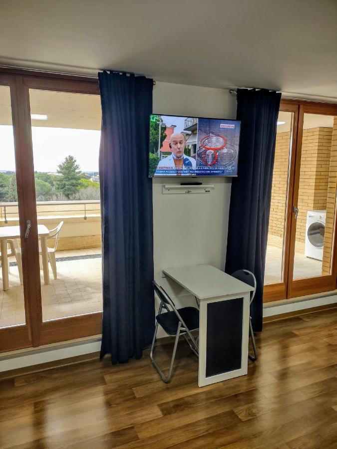 Skai Apartment Рим Екстериор снимка
